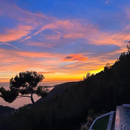 - Dans Bas De Avec Piscine Pres De Monaco *