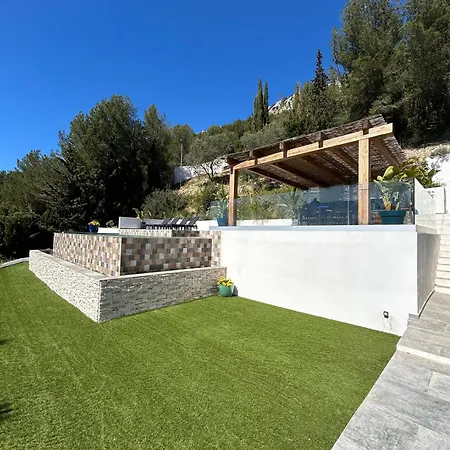 - Dans Bas De Avec Piscine Pres De Monaco