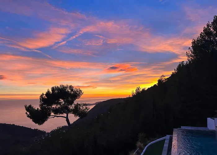 - Dans Bas De Avec Piscine Près De Monaco *