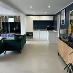 - Dans Bas De Avec Piscine Pres De Monaco *