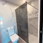 - Dans Bas De Avec Piscine Pres De Monaco *