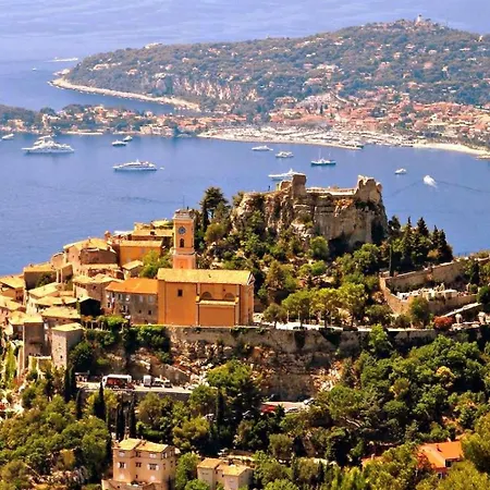 - Dans Bas De Avec Piscine Pres De Monaco