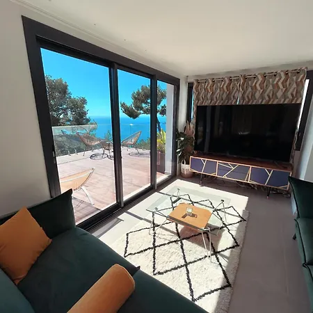 - Dans Bas De Avec Piscine Pres De Monaco